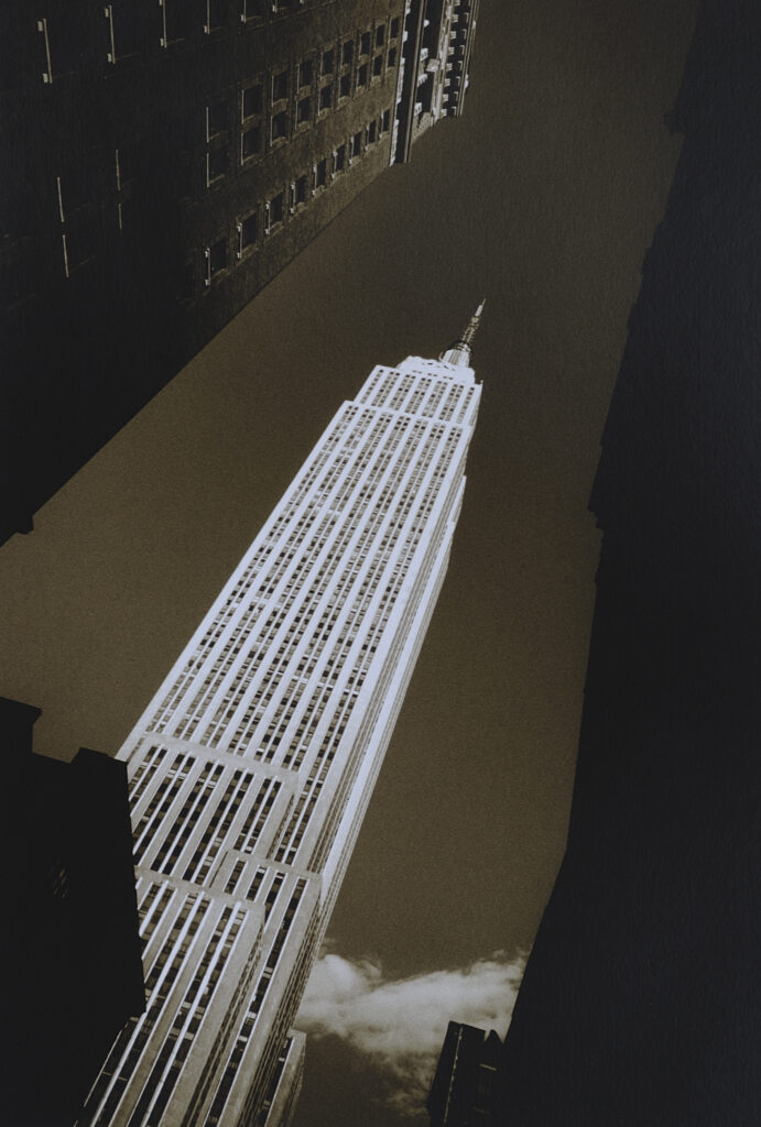 mono image, Empire State Building, dark sky