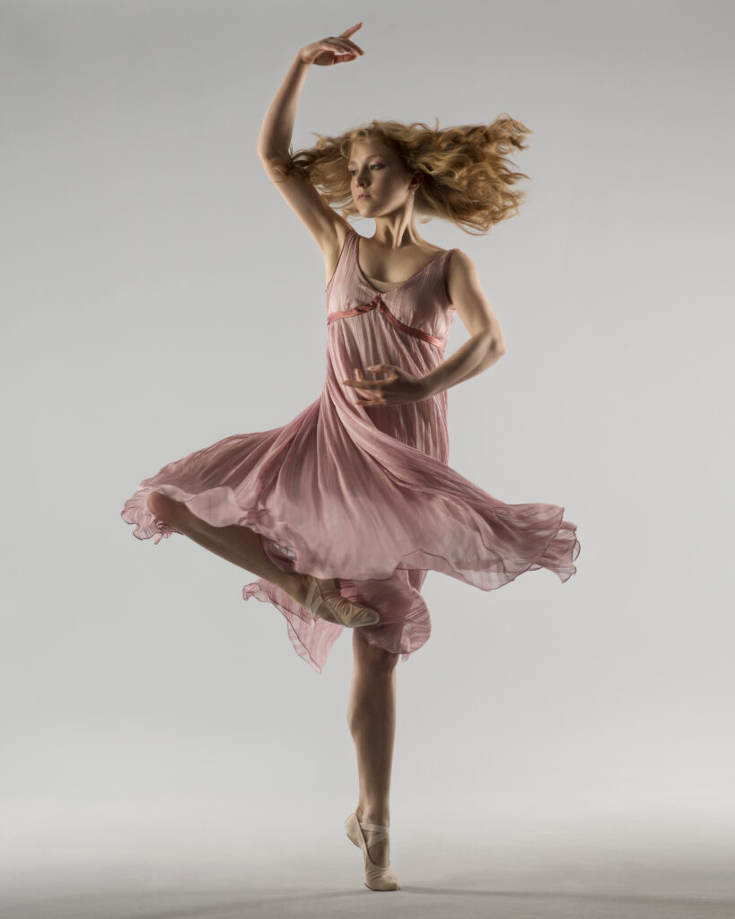 ballet dancer, spinning with dress moveing